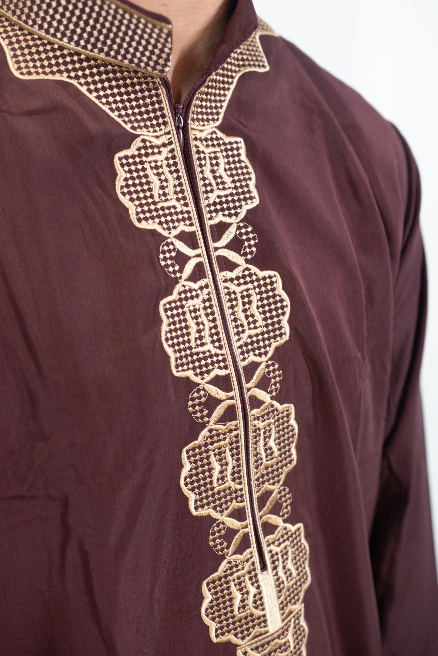 Qamis Arabic rouge