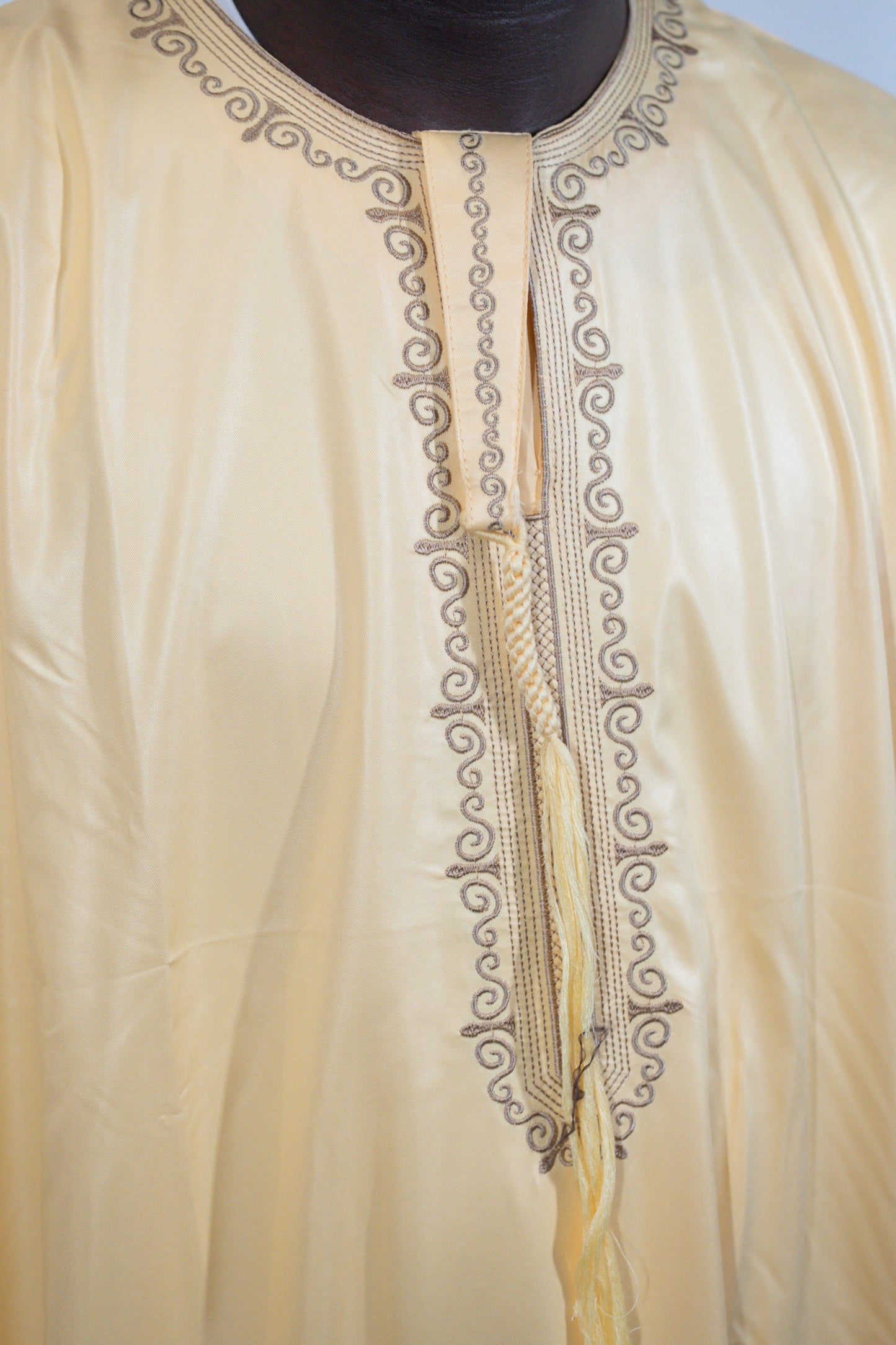 Qamis Emirats Or